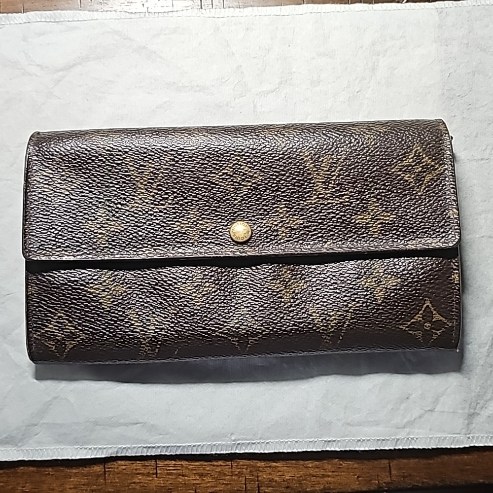 LOUIS VUITTON MONOGRAM SARAH WALLETLOUIS VUITTON